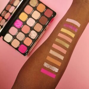 Revolution Beauty, Forever Flawless Palette, 18 Hooggepigmenteerde Oogschaduwen, Affiniteit